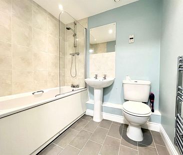 2 Bedroom Flat - Purpose Built To Let - Photo 1