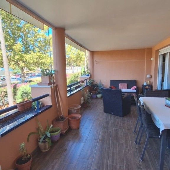 952752 - Apartment for rent Elviria, Marbella, Málaga, Spain - Photo 1