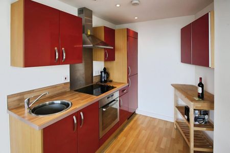 2 bedroom flat to rent - Photo 5