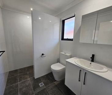 Brand Spanking New 3x1 **Open Fri - 10th Dec 4.30pm to 4.45pm** - Photo 2