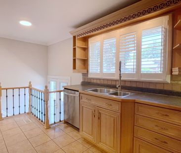 For Lease - 88 Foxbar Road, Burlington, Ontario - Photo 2