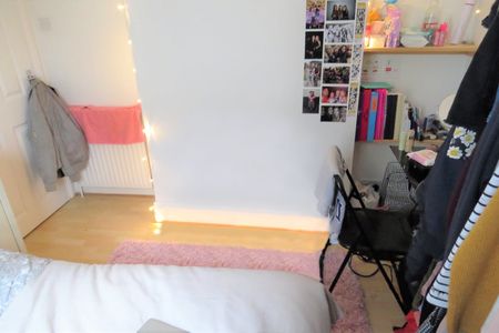 6 Bed Terraced House, Blaker Street, BN2 - Photo 3