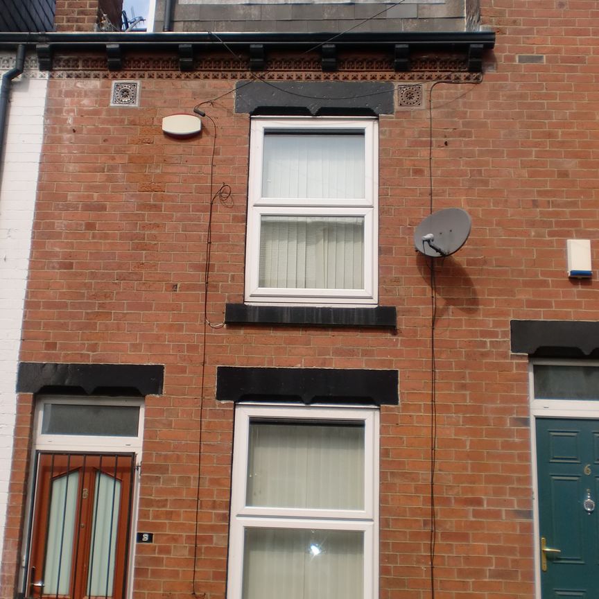 Chiswick Terrace, Leeds, LS6 1DG - Photo 1