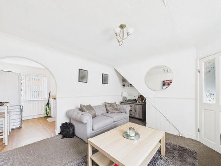 3 bedroom end of terrace house to rent - Photo 3