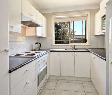 Stylish Villa in a Boutique Block of Three - Photo 2