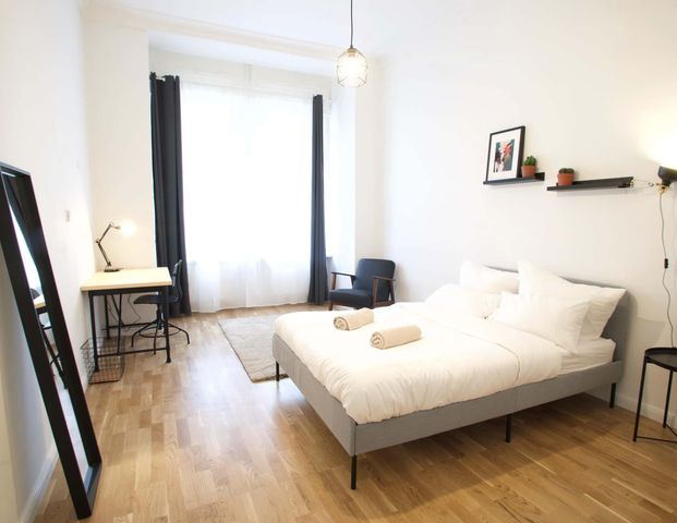 Room in Bernhard-Weiß-Straße, Berlin for 43 m² with 2 bedrooms - Foto 1