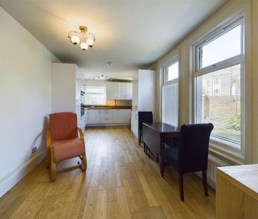 Thornbury Road, Isleworth - 1 bedroomProperty for lettings - Chasebuchanan - Photo 5