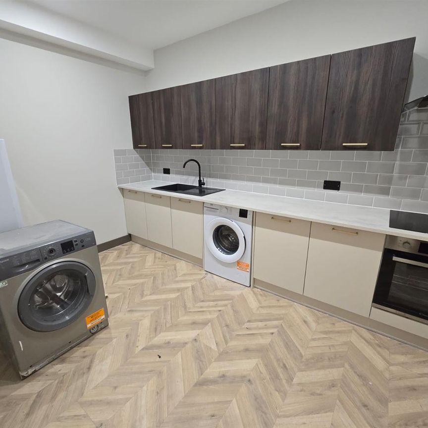 Green Lane, Shepperton TW17, London - Photo 1