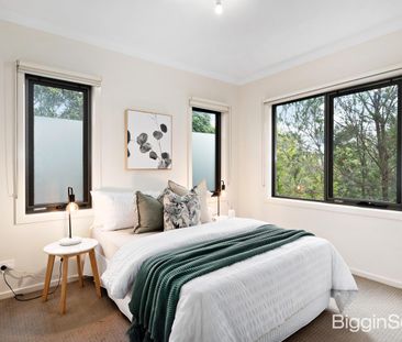 Stylish and Spacious Living in Notting Hill - Photo 2