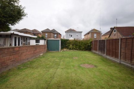 To Rent Curzon Road, Springbourne, Bournemouth, BH1 £2,225 pcm Tenancy Info - Photo 2