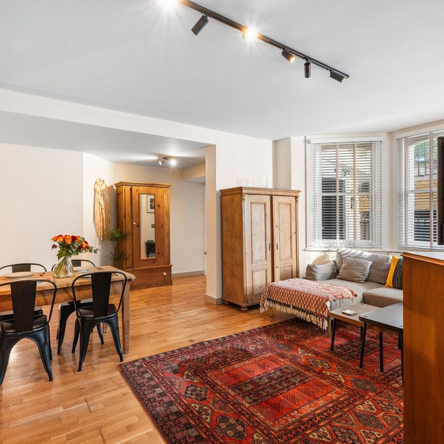 2 Bed Flat, Hove, BN3 - Photo 1