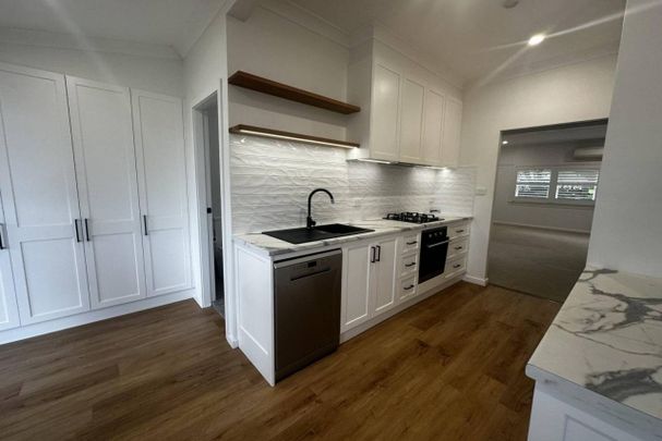 2-BEDROOM COMFORT IN PRIME LOCATION! - Photo 1