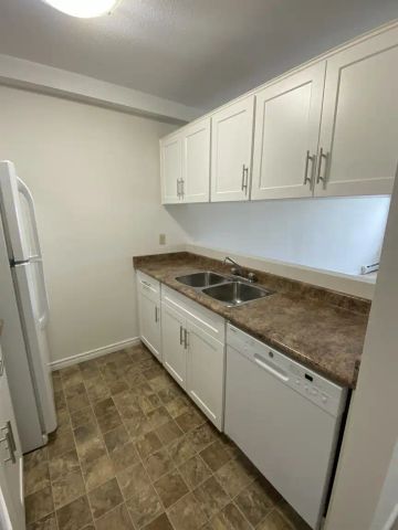 Katharine — 1 Bedroom - Photo 4