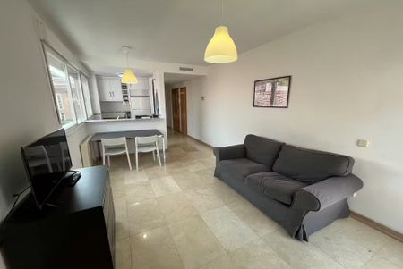 Avenida de la Albufera, Madrid, Community of Madrid 28038 - Photo 2