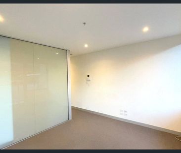Semi Furnished one bedroom apartment on the Edge of the City!! - Photo 1