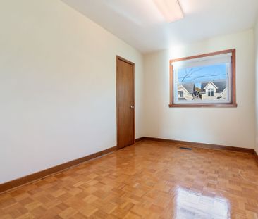 For Lease - 377 Horsham Avenue, Toronto, Ontario - Photo 6