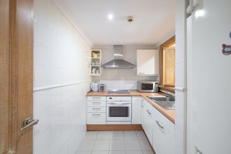 Apartment in Estepona, Costa del Sol - Photo 4