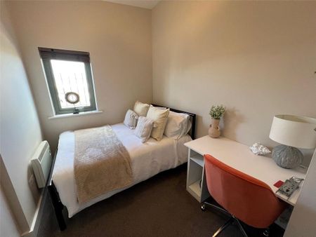 3 bedroom flat to rent - Photo 5