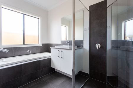 75 Fountain Drive, Beveridge VIC 3753 - Photo 4