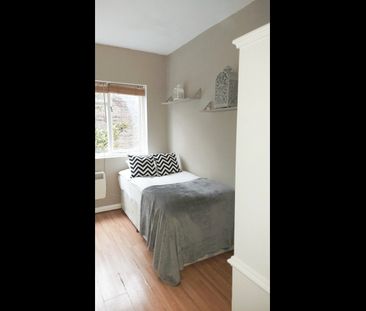 Studio Flat, Colville Terrace, W11 - Photo 1