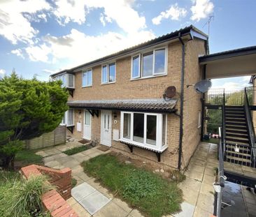 2 bedroom mews to rent - Photo 4
