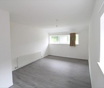 4 bedroom detached house to rent - Photo 3