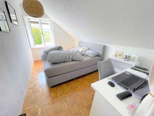 Sonnige 2-Zimmer-Dachgeschosswohnung mit Grünblick, Terrasse & Kachelofen – 47 m² in Leoben-Zentrum - Foto 1