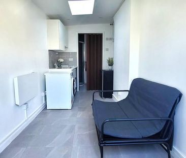Studio to rent - Photo 5