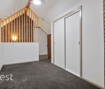 Semi- Furnished 1 bed flat in Kingston - Electricity, Water & NBN a... - Photo 3