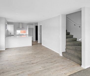 Modern Wainui Living - Photo 1