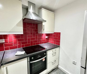 Berkeley Avenue, LEEDS - Photo 1