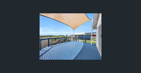 Modern Coastal Retreat in Peaceful Chiton - Photo 4