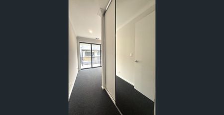 BRAND NEW - 3 Bedroom Townhouse! - Photo 4