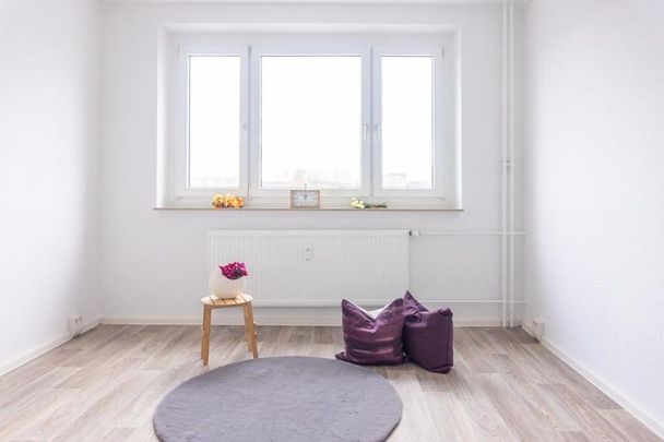 NEU sanierte 3-Raum-Wohnung mit Tageslichtbad und Balkon - Photo 1
