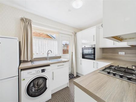 2 bedroom detached bungalow to rent - Photo 5