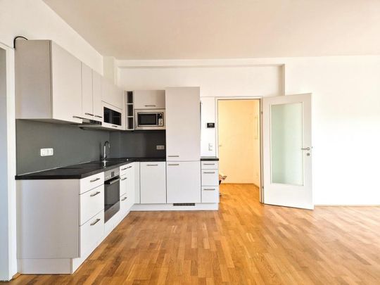 Pillweinstraße, sonnige und ruhig gelegene Dachgeschosswohnung mit 76 m2 plus Terrasse im 4.OG mit Lift, 3 Zimmer - Photo 1