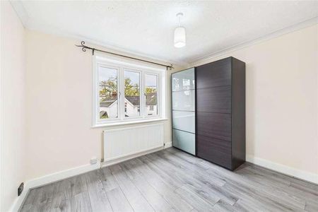 Sunray Estate, Sandhurst, Berkhire, GU47 - Photo 4