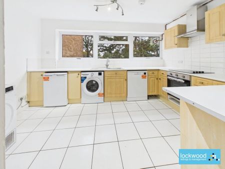 2 bedroom flat to rent - Photo 4
