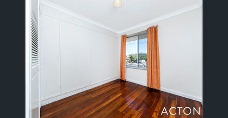 Spacious Family Home! - Photo 3