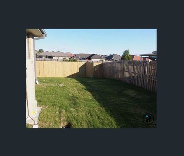 Stylish 2-Bedroom Unit with Private Yard & Patio - Photo 6