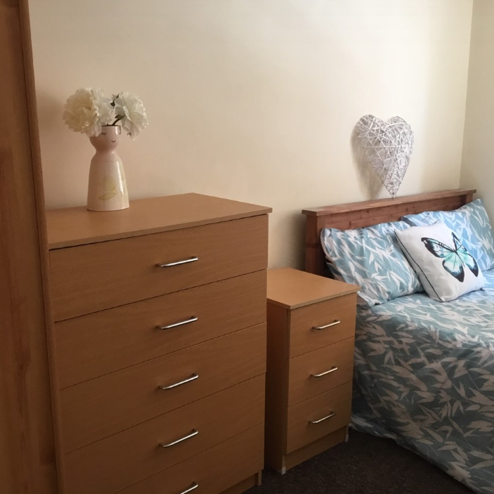 8 bedroom house to rent - Photo 1