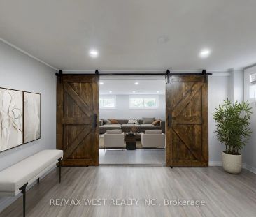 Detached Home For Lease | W9284843 - Photo 2