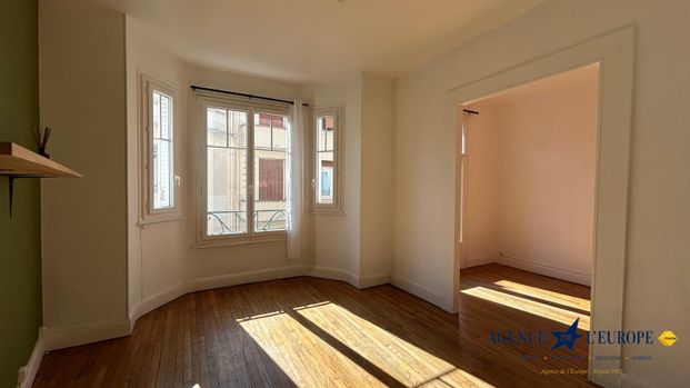Location Appartement 4 pièces 79m² VICHY 03200 - Photo 1