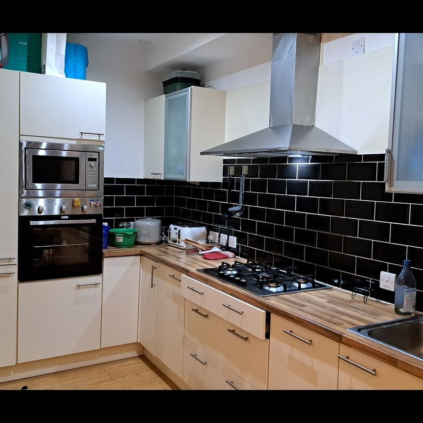 Room in a Shared Flat, Glasgow Harbour Terraces, G11 - Photo 1