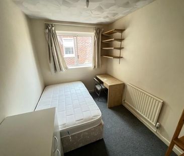 6 bedroom house to rent - Photo 4