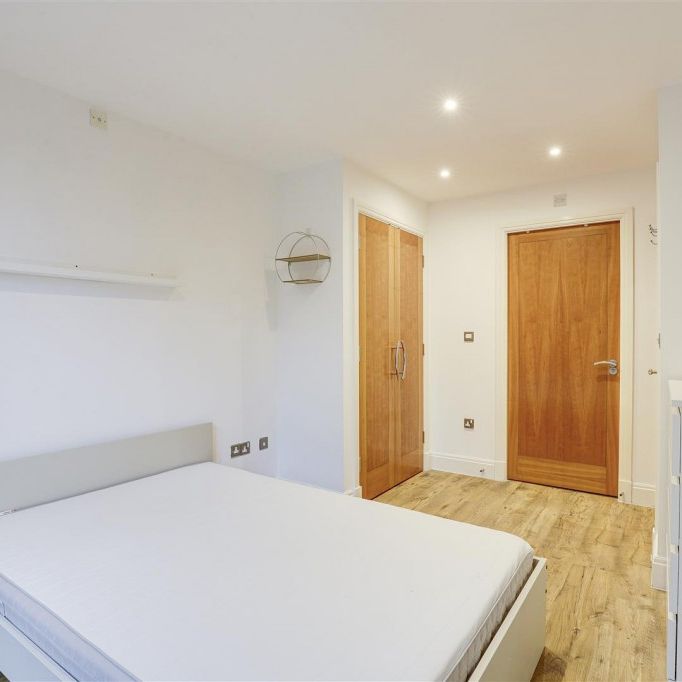 2 Bed Flat For Rent - Photo 1