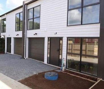 Four bedroom home in Manukau! - Photo 5