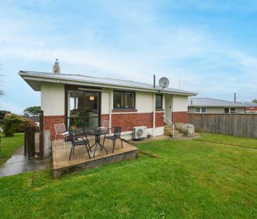 Sunny and solid home in Halfway Bush - Photo 3