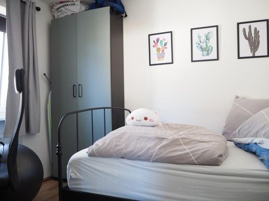 Auberg! Hübsche, generalsanierte 2-Zimmer-Wohnung im OG eines 8-Parteienhauses, Küche gegen Ablöse, inkl. Parkplatz! - Foto 1