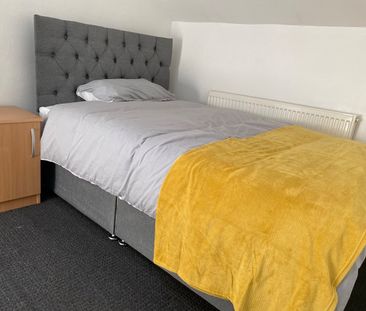 Room in a Shared House, Ash Grove, L15 - Photo 2